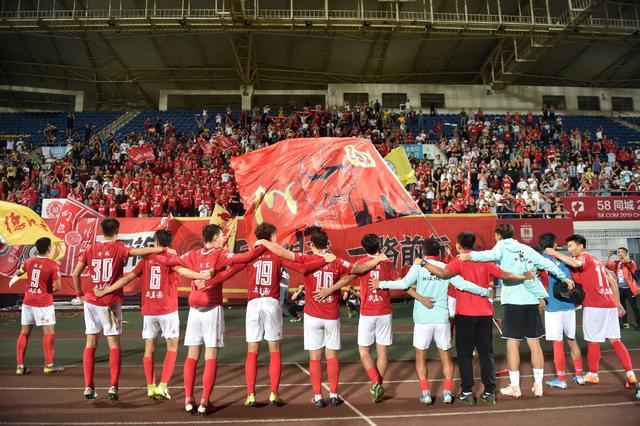 TA：齐尔克泽正处于职业生涯十字路口，未来三月对他至关重要