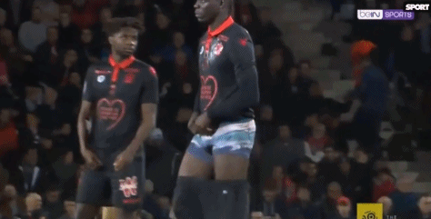 今天复出战独行侠！艾顿谈对位浓眉：防守他需要全队努力