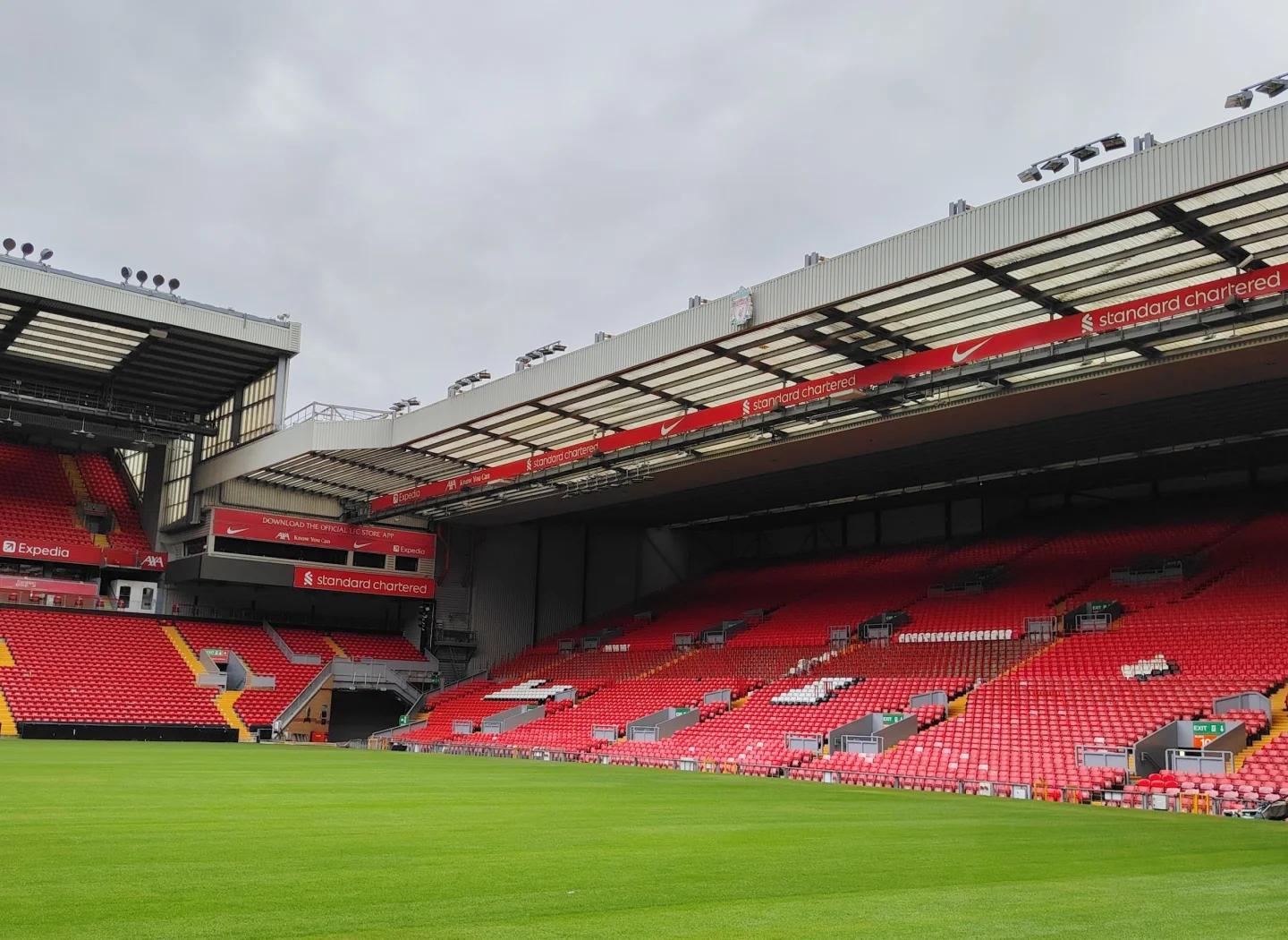 塞尔维亚队强势冲冠