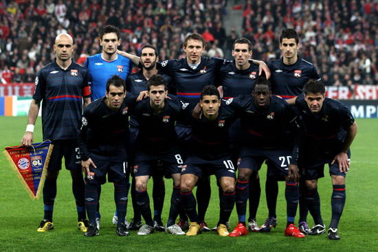 埃梅里：球迷们的支持非常重要，还需不断完善球队攻防体系（埃梅里：球迷支持至关重要，球队攻防仍需持续优化）