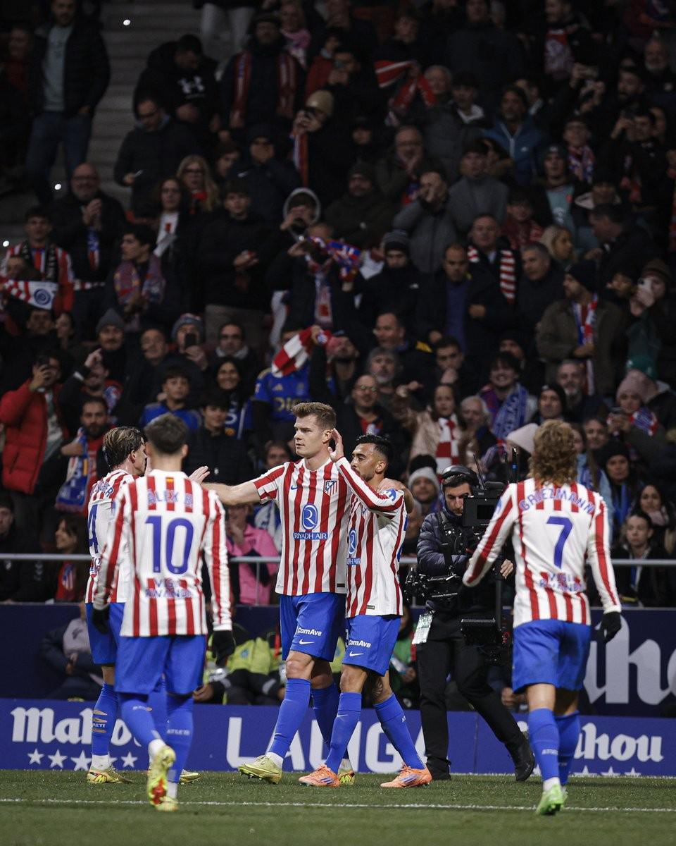 拜仁客战柏林联合：全主力阵容！凯恩、奥利塞、迪亚斯出战（拜仁客场对阵柏林联合：全主力出击，凯恩、奥利塞、迪亚斯出战）