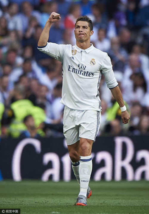 世体：巴萨密切关注福特外租的表现，他被视为未来的实际选项（世体：巴萨重点考察福特租借期表现，将其视作未来的现实选项）