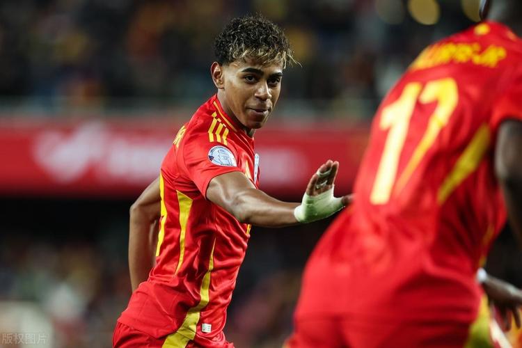 奇闻揭秘：巴西球星自掏腰包加盟中超，为追逐梦想付出数十万代价（秘闻曝光：巴西球星为逐梦自费加盟中超，砸下数十万）