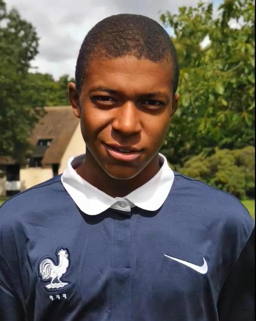 佩蒂特：巴黎球员太个人主义，和上赛季欧冠决赛判若两队（佩蒂特批巴黎过度个人化：与上赛季欧冠亚军判若两队）