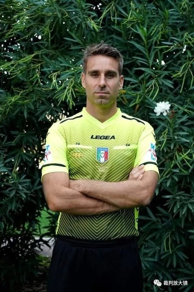 维持原判！布朗突破肘倒翟晓川后者阻挡 许利民交涉挑战也是失败