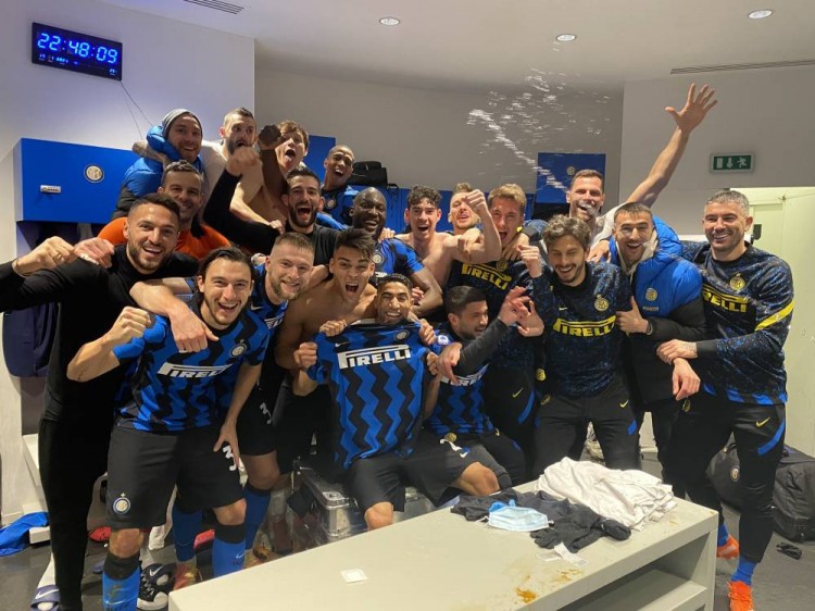 山东淘汰青岛！克里斯轰28分，高诗岩杀死比赛，谢智杰防守极佳！